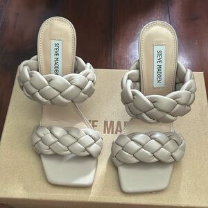 NEW never been worn. Steve Madden Kenley Taupe High Heel